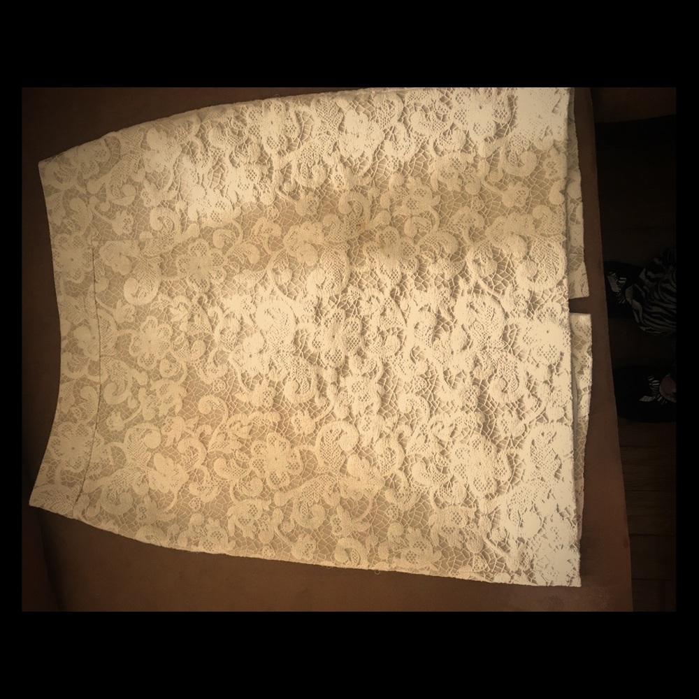 Banana Republic Ivory A-Line Lace Skirt size 10